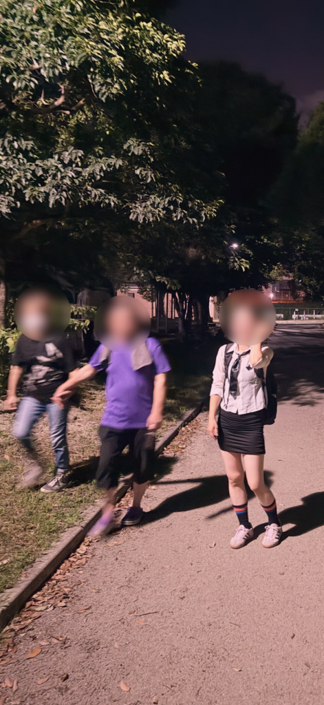 夜道で後をついてくる人影